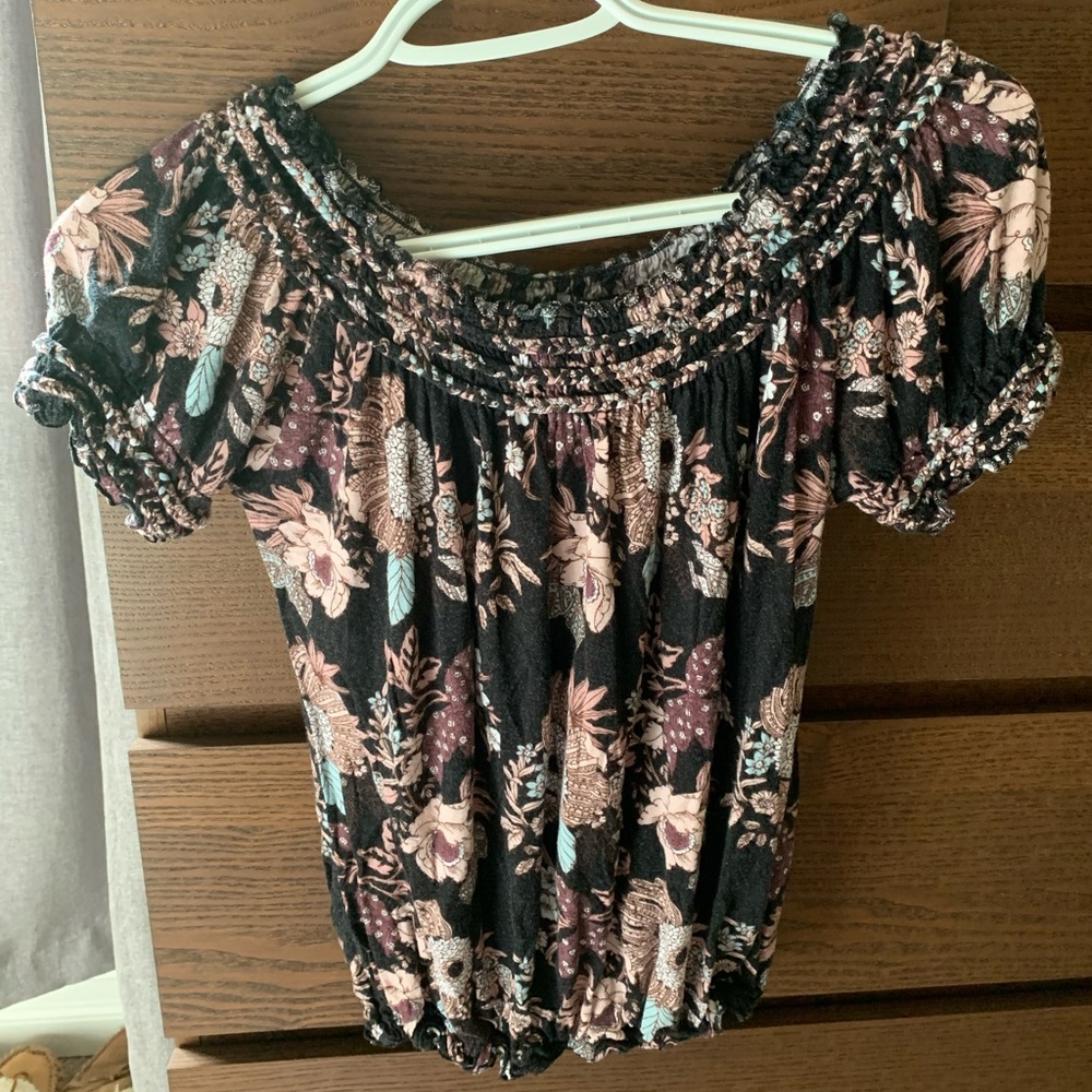Off shoulder t-shirt